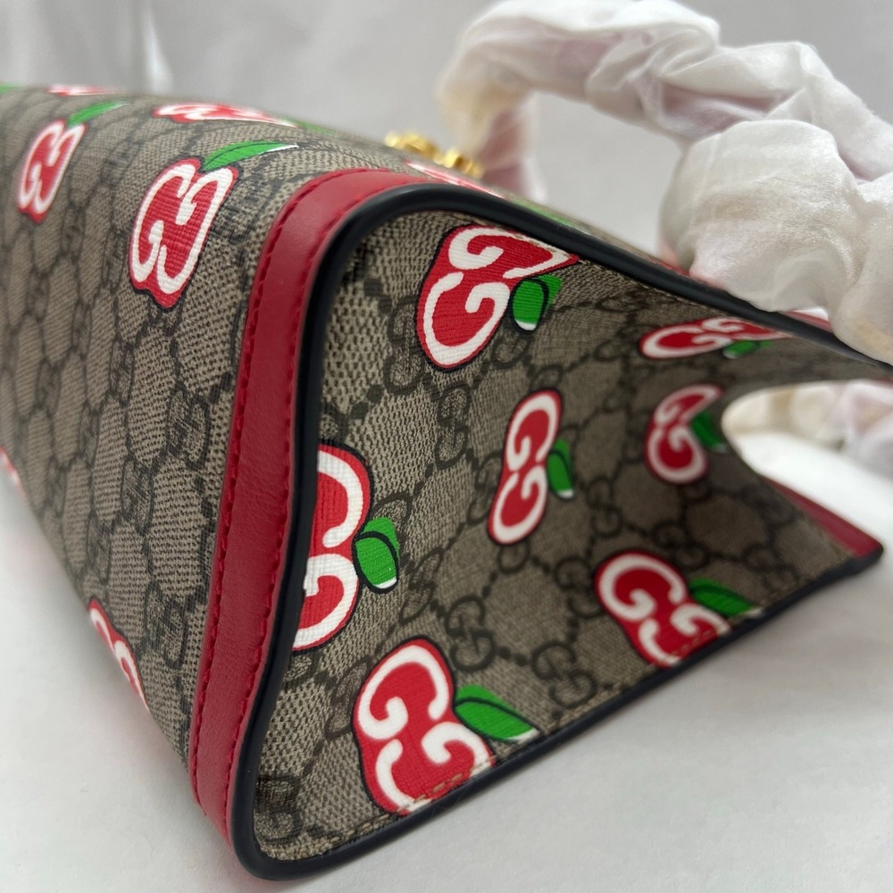 Authentic Gucci GG Supreme Apple Print Padlock Shoulder Bag 🍎✨ - Picture 8 of 16